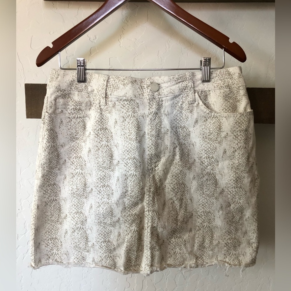 Paige Anthropologie Aideen Denim Mini Skirt, White animal print, snake print•30 - Picture 5 of 15